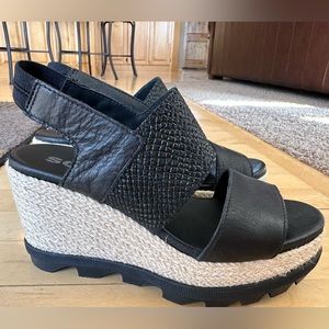 Size 7.5 Black Wedge Sorel Sandals